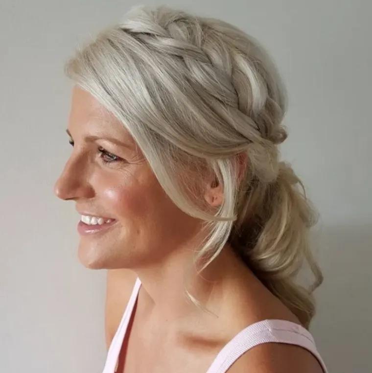 rejuvenecer peinado corte de pelo mujer 50 años elegante