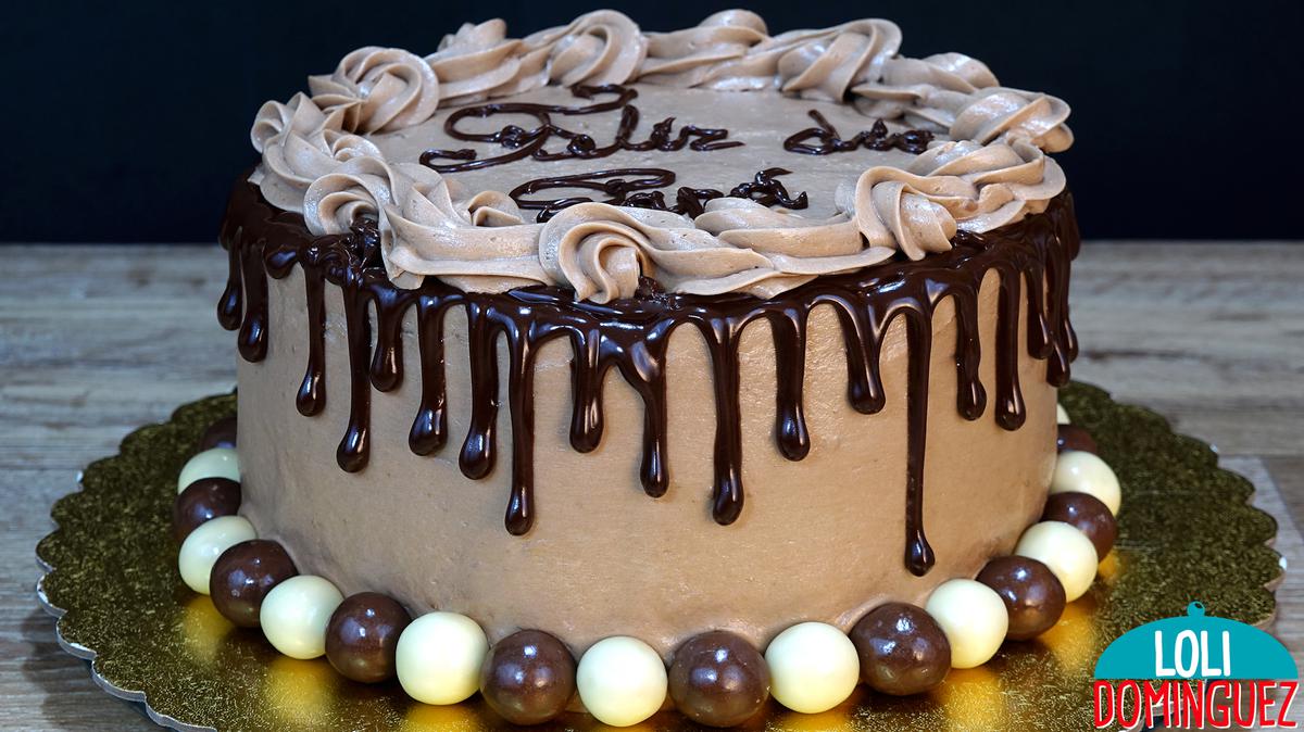 TARTA ESPECIAL DÍA DEL PADRE 2022. Esta tarta se compone de un bizcocho tierno y muy jugoso, una crema de chocolate untuosa y sedosa, que hace de esta tarta una delicia para el paladar y el broche de oro de un día tan especial como es el Día del Padre aunque sirve perfectamente para cumpleaños y celebraciones especiales