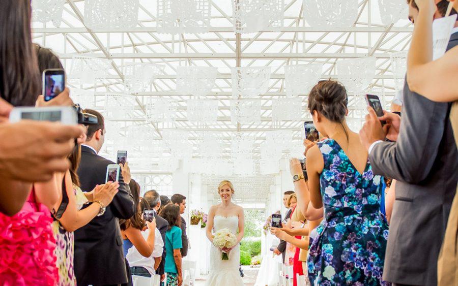 23 Wedding Photos Ruined by Camera Phones. Go Unplugged!