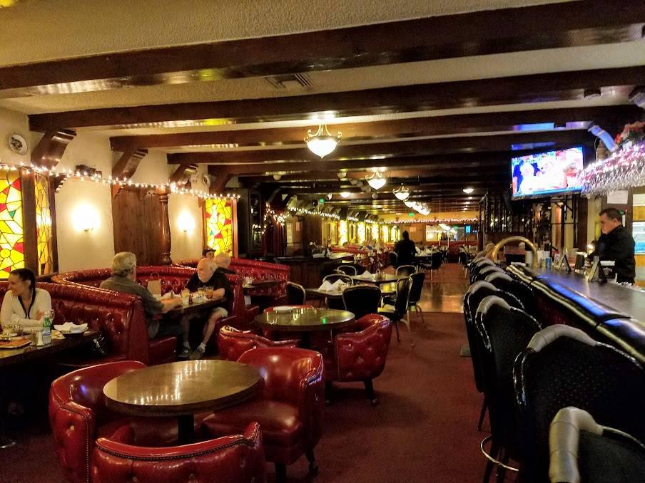 Interior del restaurante Barones en Los Ángeles