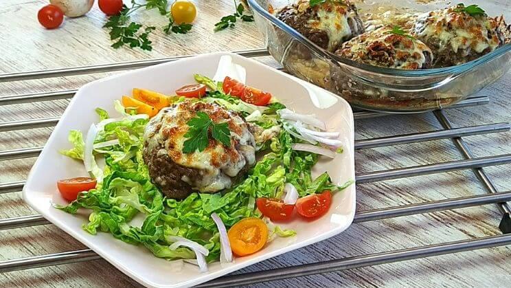 Albondigones rellenos al horno