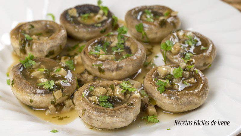 champiñones en salsa verde fáciles