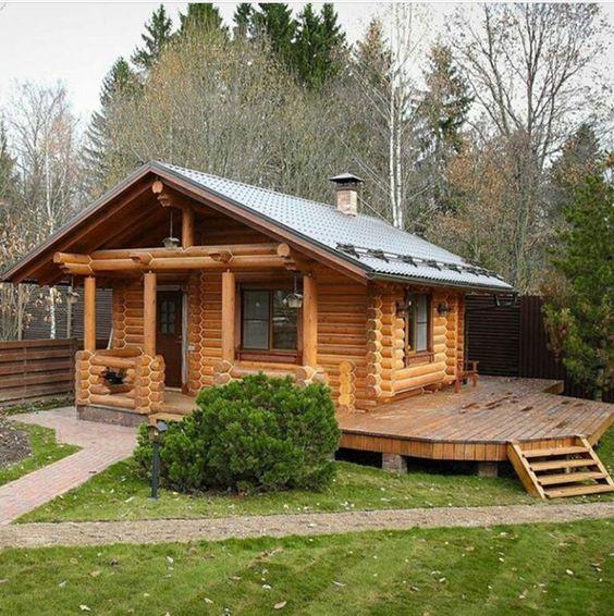 Fachada de casa de madera tradicional