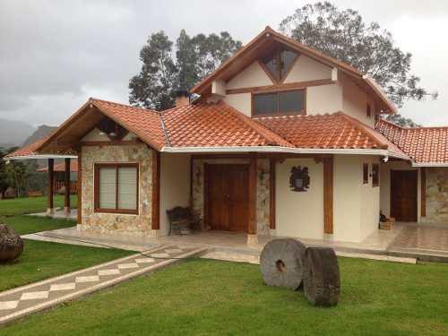 Techos y fachadas rústicas