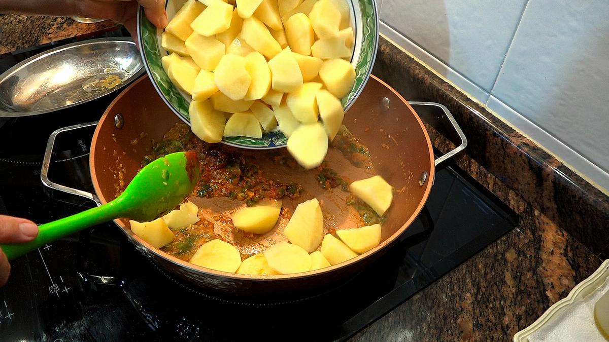 PATATAS CON BACALAO Y ALMEJAS, O GUISO DE CUARESMA - Semana Santa - Loli Domínguez - Foto 9