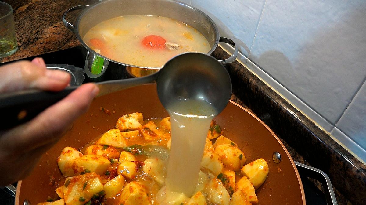 PATATAS CON BACALAO Y ALMEJAS, O GUISO DE CUARESMA - Semana Santa - Loli Domínguez - Foto 10