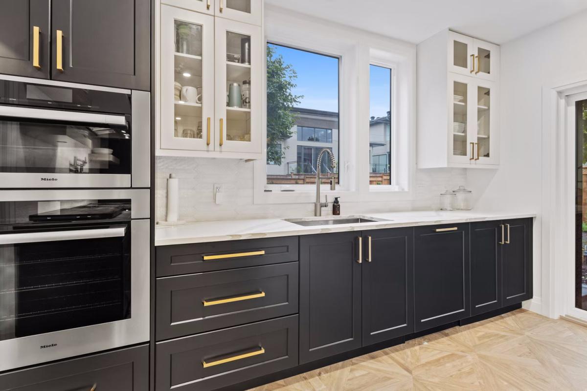 El color negro triunfa en los gabinetes de cocina de este 2022 1