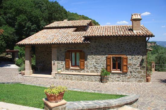 Casas rusticas pequeñas de piedra