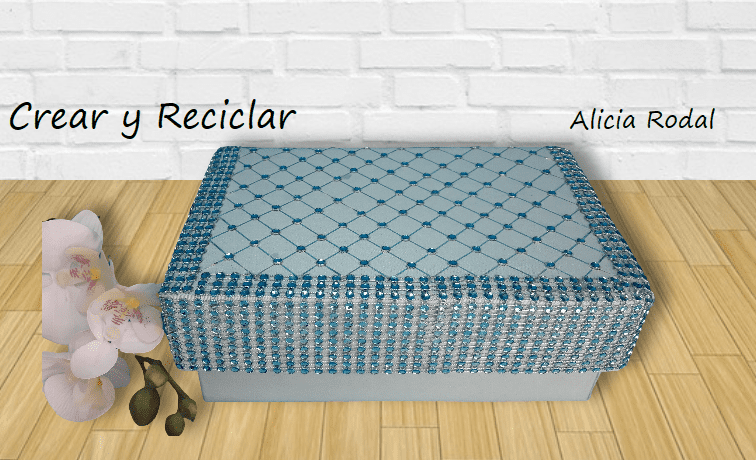 En este tutorial te voy a enseñar cómo decorar cajas de cartón, fácil, rápido y a la vez muy elegante. Son ideas fáciles para tu hogar, para vender o regalar. Manualidades y tutoriales de bricolaje DIY.