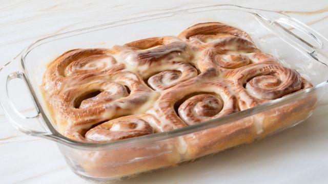 cinnamon rolls rollos de canela