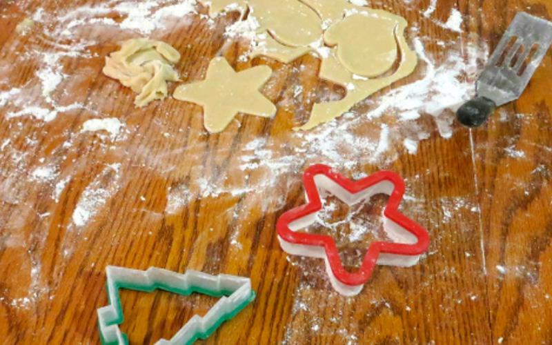 Tener paciencia y confiar en tus hijos durante su colaboración en la cocina