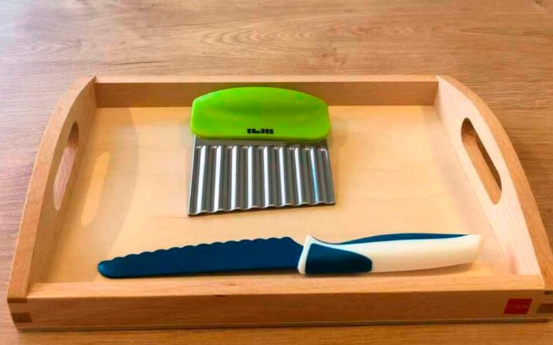 La importancia de utilizar utensilios seguros en la adaptación de la cocina Montessori