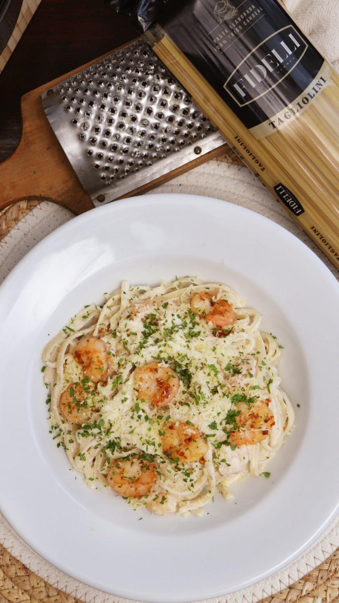 pasta alfredo camaron crema