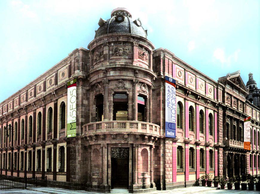 Fachada del Palacio de la Autonomía