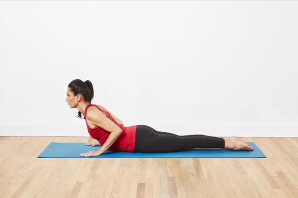 Bhujangasana postura de cobra