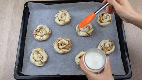 pintar con leche los rolls de canela expres