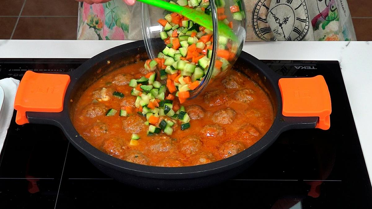 ALBÓNDIGAS DE CARNE CON VERDURAS - Loli Domínguez - Foto 12