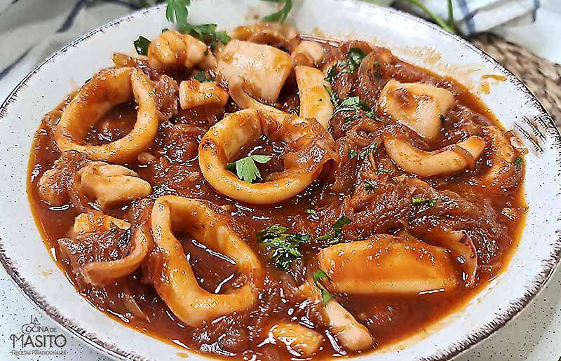 Receta de calamares encebollados de La cocina de Masito o chipirones encebollados