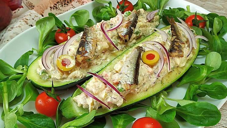 Calabacines rellenos de ensaladilla