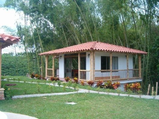 Diseños pequeños de adobe y madera