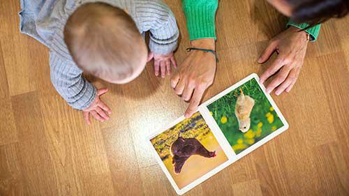 bebé en escuela Montessori