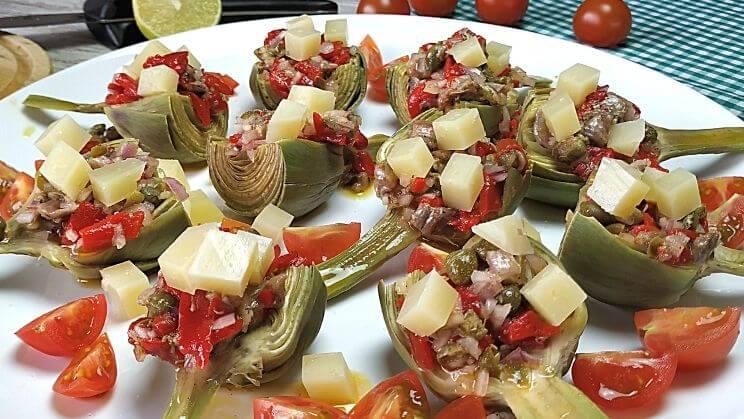 Alcachofas con vinagreta de lima