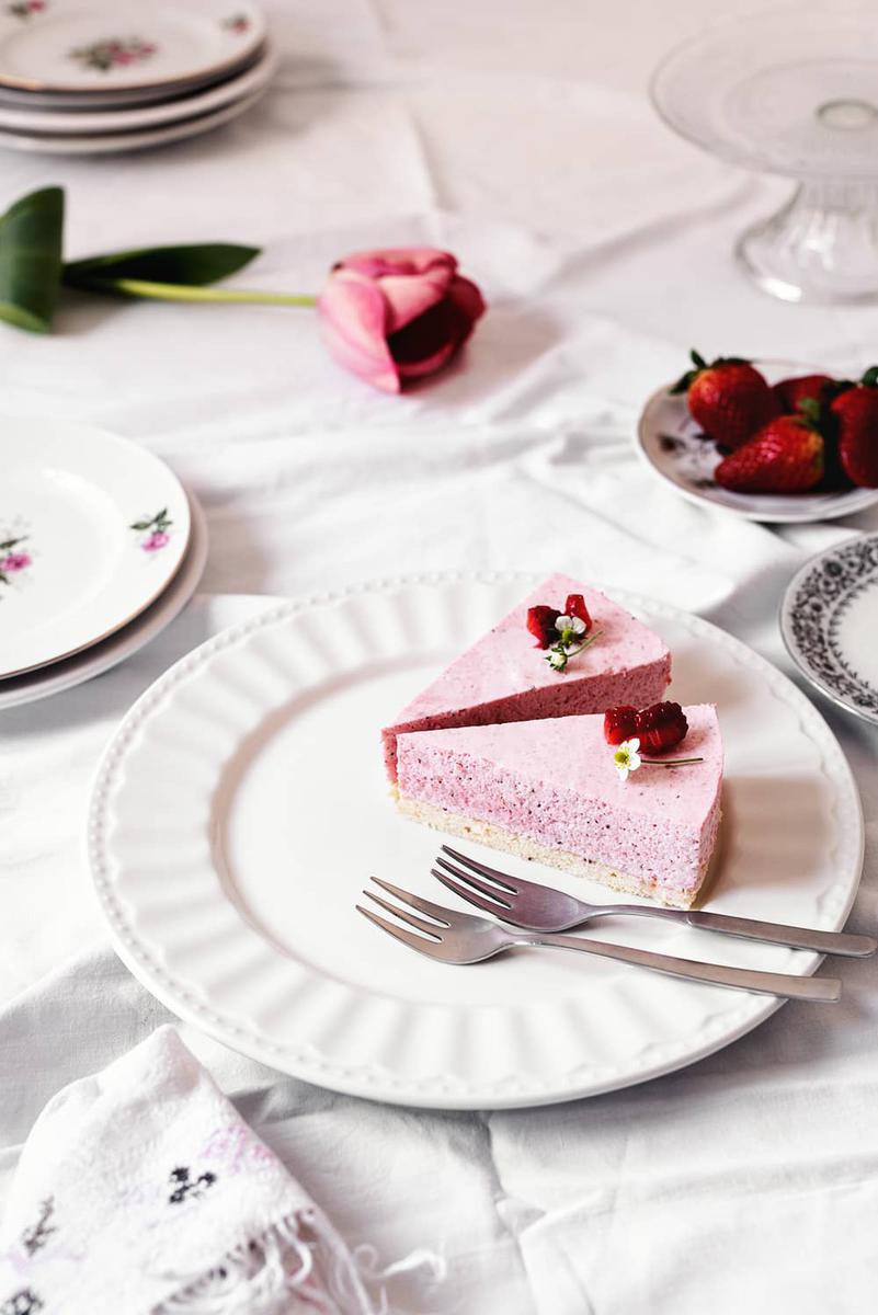 Tarta de mousse de queso y fresa