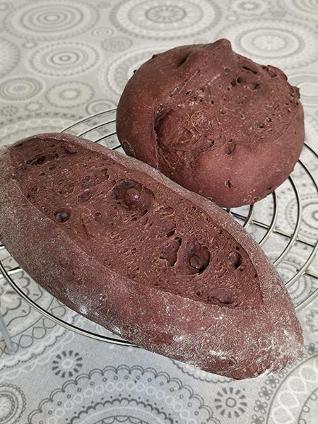 Pan de cacao con pepitas de chocolate