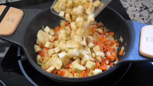 agregar berenjena al shakshuka