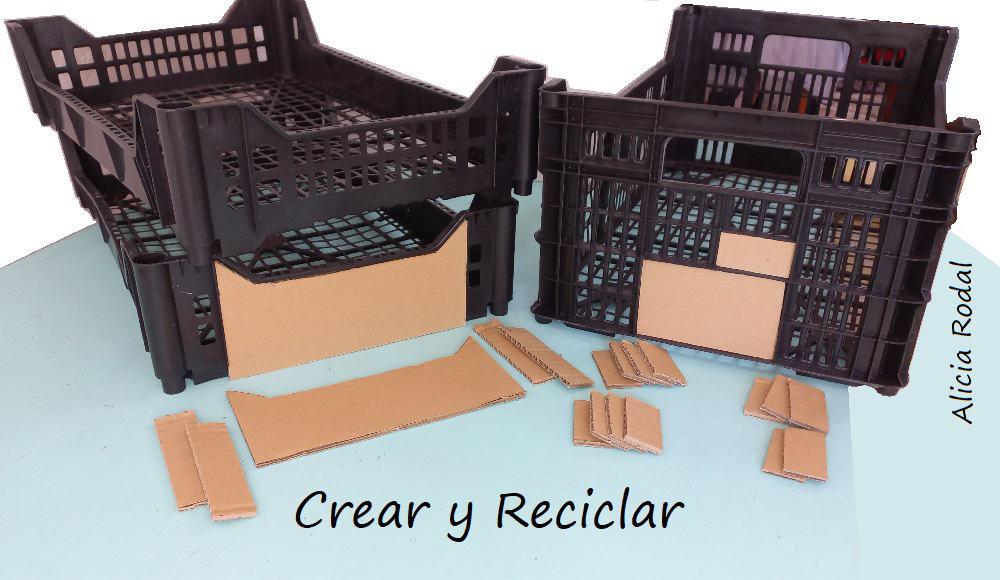 En este tutorial te enseño lo fácil que es hacer tus propios muebles de cartón a medida. En esta oportunidad vas a aprender como se hace un mueble, cajonera para el armario de 3 cajones, casi gratis, ya que lo haremos de cartón y otros materiales reciclados. Diy