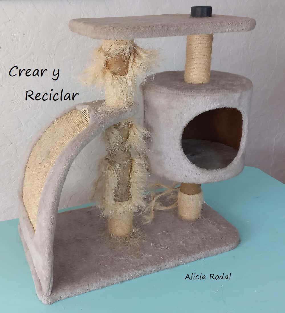 Seguro que si tienes un rascador para gatos desde hace años, estará tan desgastado como el mío. En este tutorial te enseño como puedes arreglarlo tú mismo, fácil, rápido y quedará como nuevo.