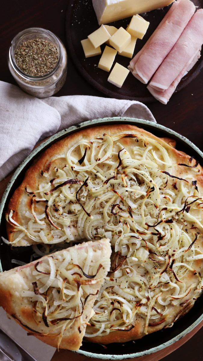 fugazzeta rellena queso jamon