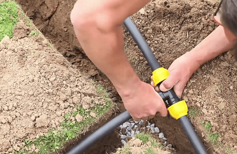 instalar un sistema de riego enterrado