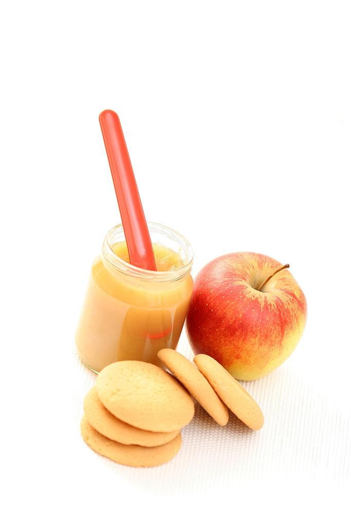 Potito de frutas y galletas