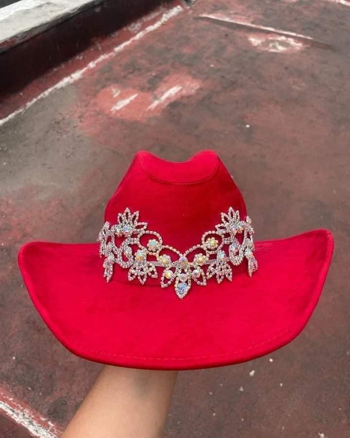 Sombreros de pana con aplicaciones
