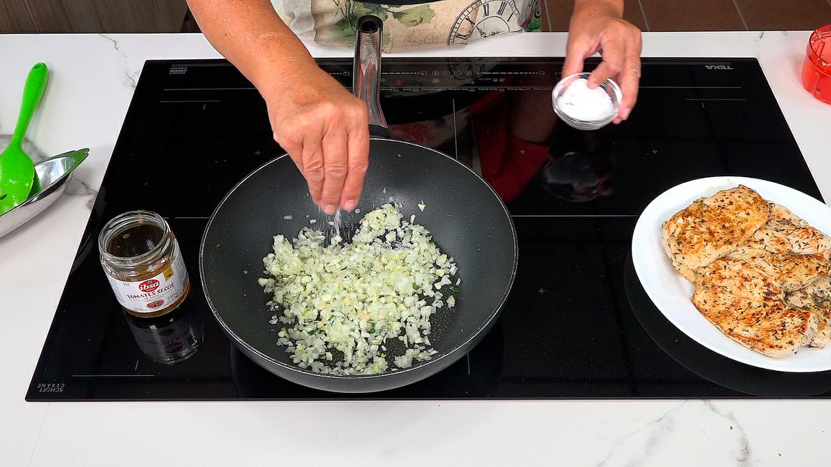 POLLO EN SALSA CREMOSA DE TOMATE Y CHAMPIÑONES - Loli Domínguez - Foto 9