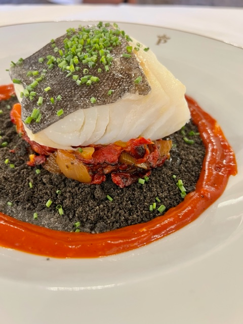 Tan cerca y a veces tan lejos. Hostería del Estudiante