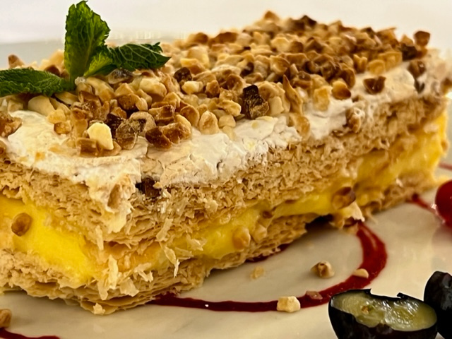 Tan cerca y a veces tan lejos. Hostería del Estudiante