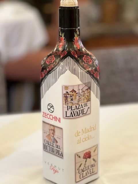 Tan cerca y a veces tan lejos. Hostería del Estudiante