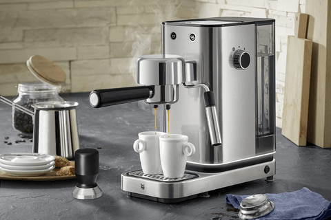 Características cafetera: acero inoxidable