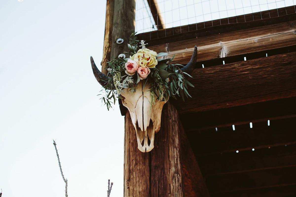 Dreamy Ranch Wedding: Tenaya + Mike | Ranch wedding, Joshua tree wedding, Desert wedding