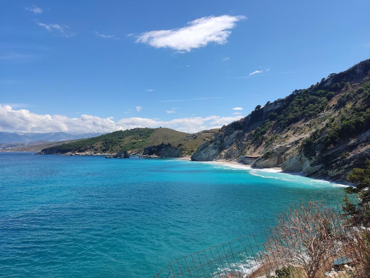 Pulëbardha Beach
