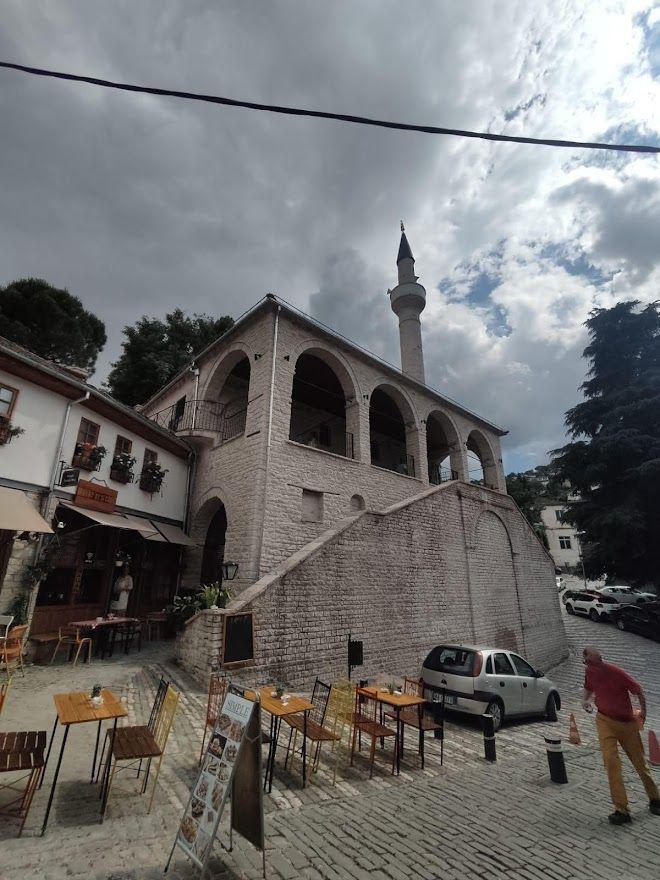 que ver en albania mezquita