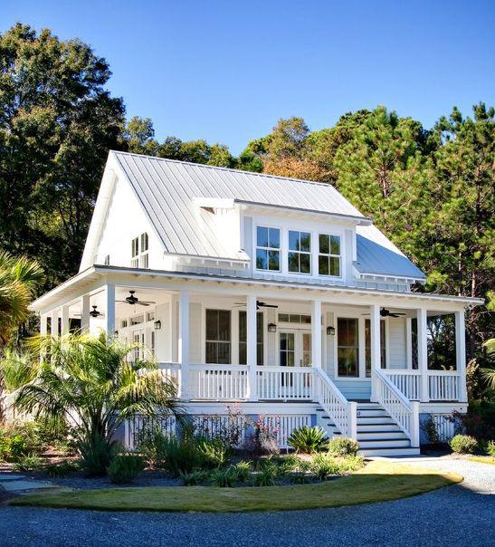 Casas de dos pisos con techo de chapa