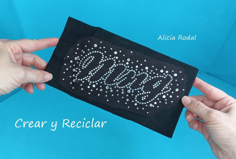 En este post te enseñaré 2 ideas muy chulas para reutilizar esas camisetas que fueron tus favoritas por muchos años, pero ya no te quedan.