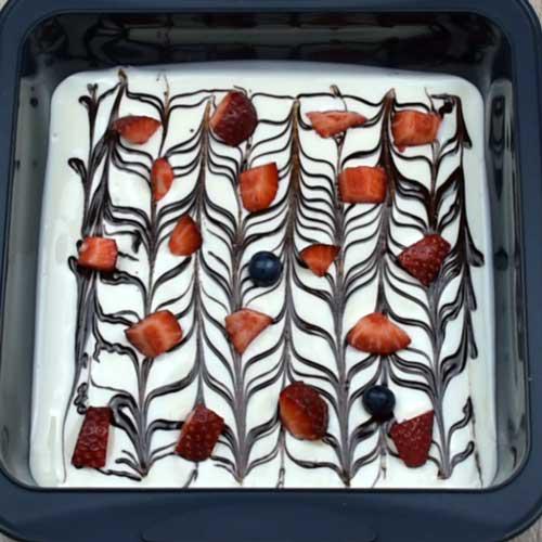 agregar tropezones al helado de yogur en tableta