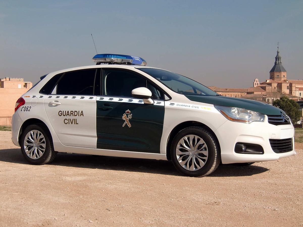 Compra un autentico vehículo de la Guardia Civil por 25 euros.