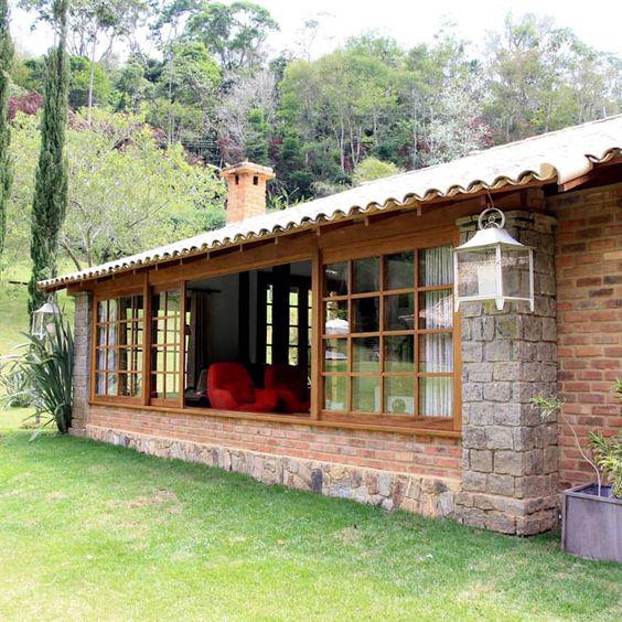 Exteriores de casas de campo con revestimientos