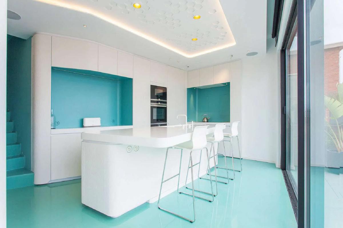 Conoce los suelos más adecuados para las cocinas blancas 6