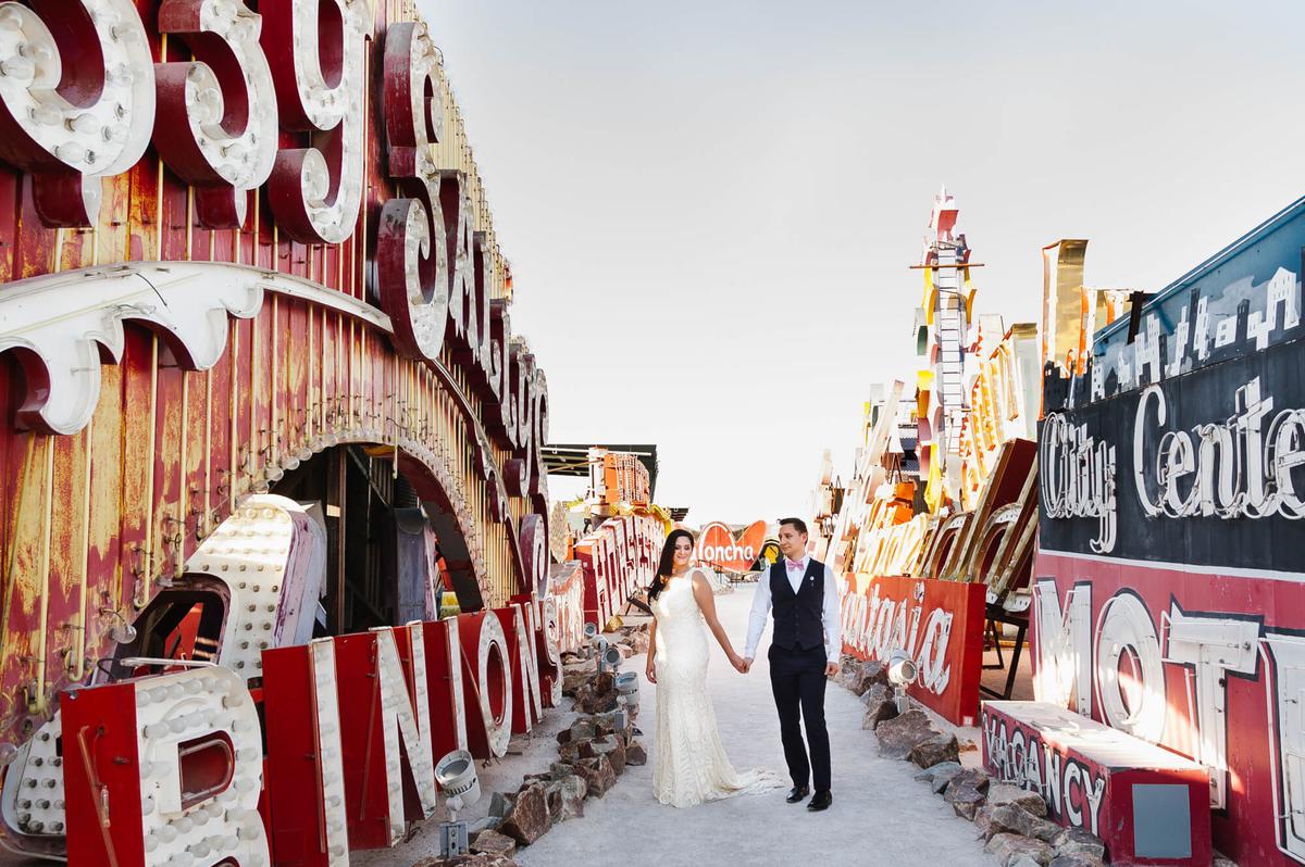 Las Vegas Neon Museum Wedding : Siobhan & Lee